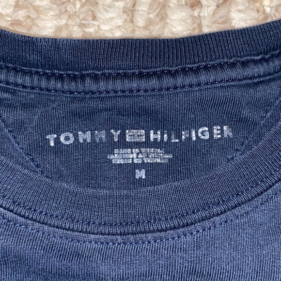 Tommy Hilfiger tee shirt. Very classic good looking Tee. - Picture 3 of 4